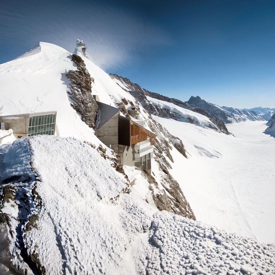 Berghaus aletschgletscher sphinx plateau jungfraujoch top of europe quadrat