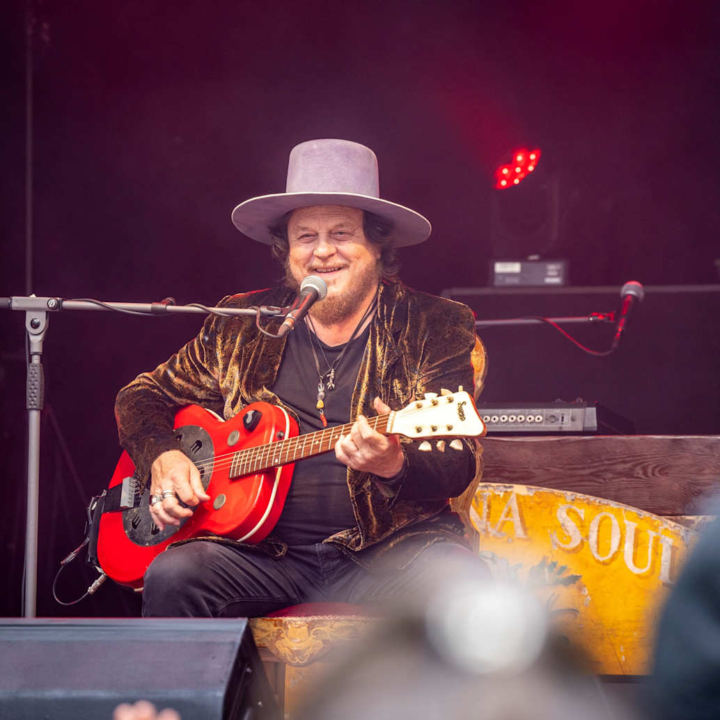 Zucchero in seinem Element Konzert Grindelwald Terminal