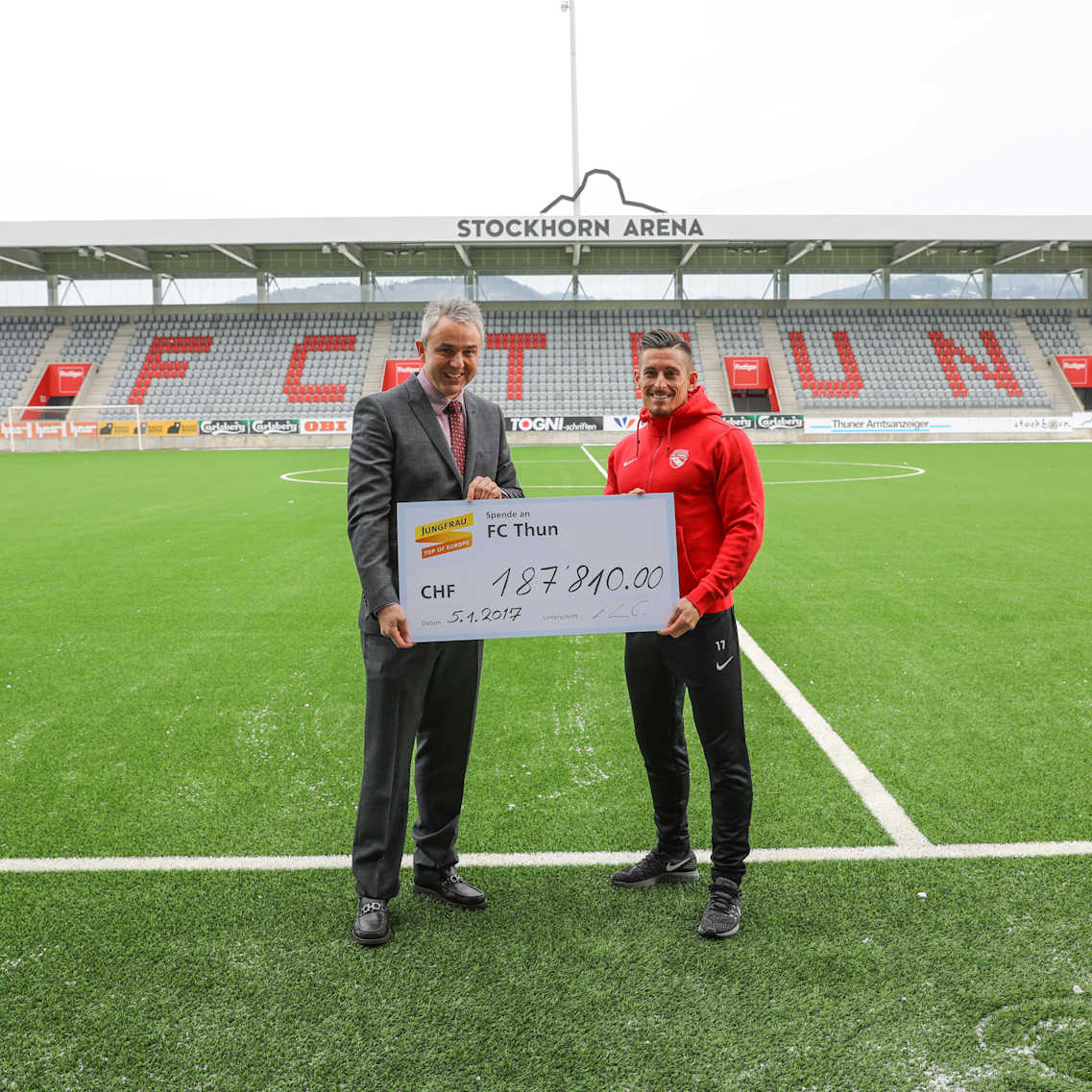 Urs Kessler Direktor Jungfraubahnen und Dennis Hediger Captain FC Thun