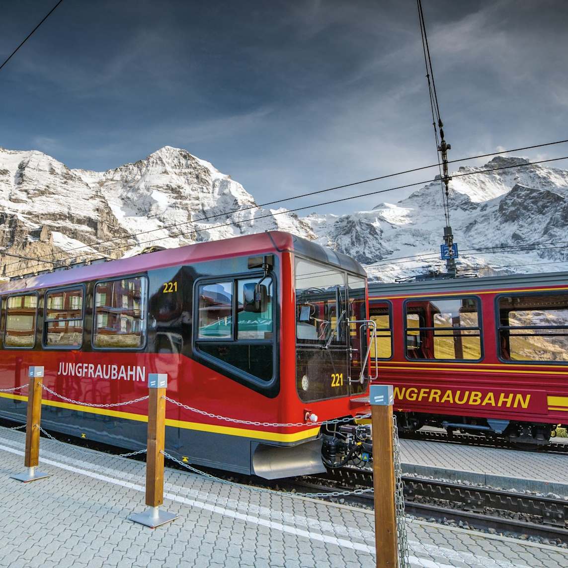 Jungfraubahn Kleine Scheidegg Neue und alte Zugkomposition