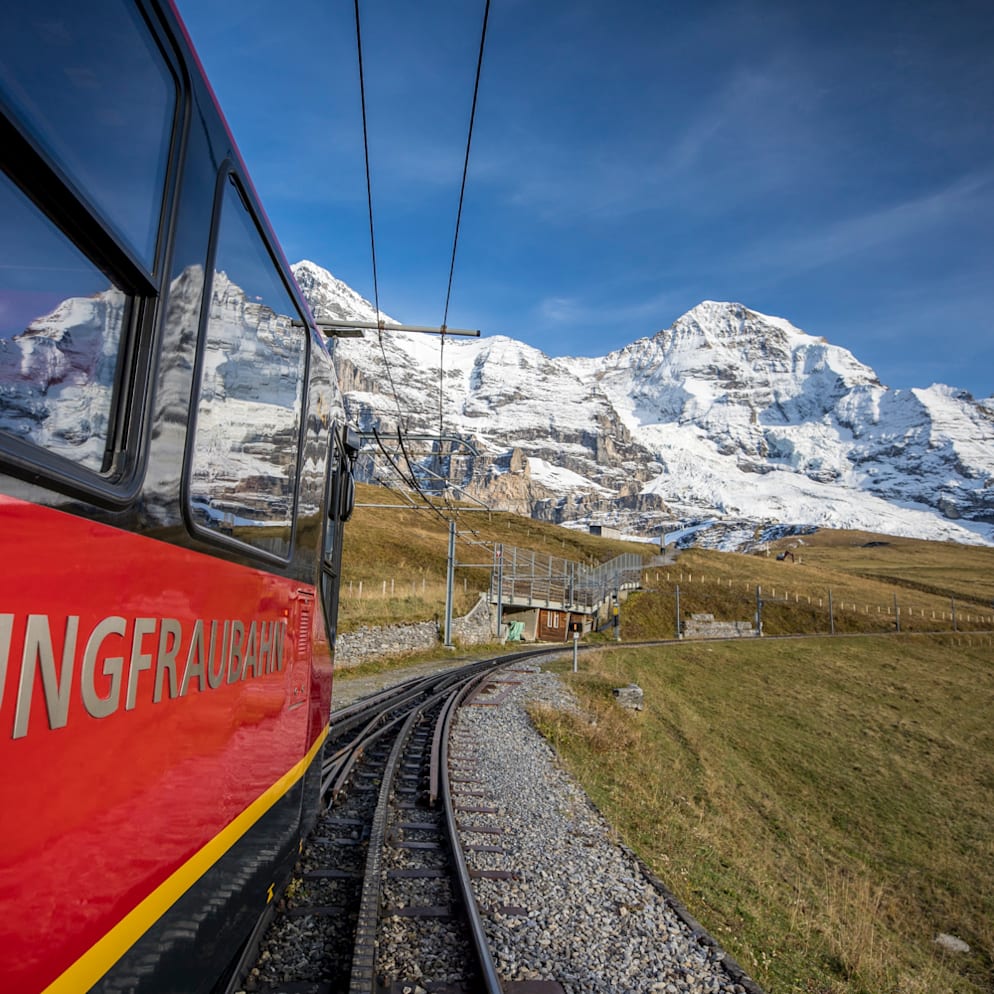 Jungfraubahn unterwegs by davidbirri