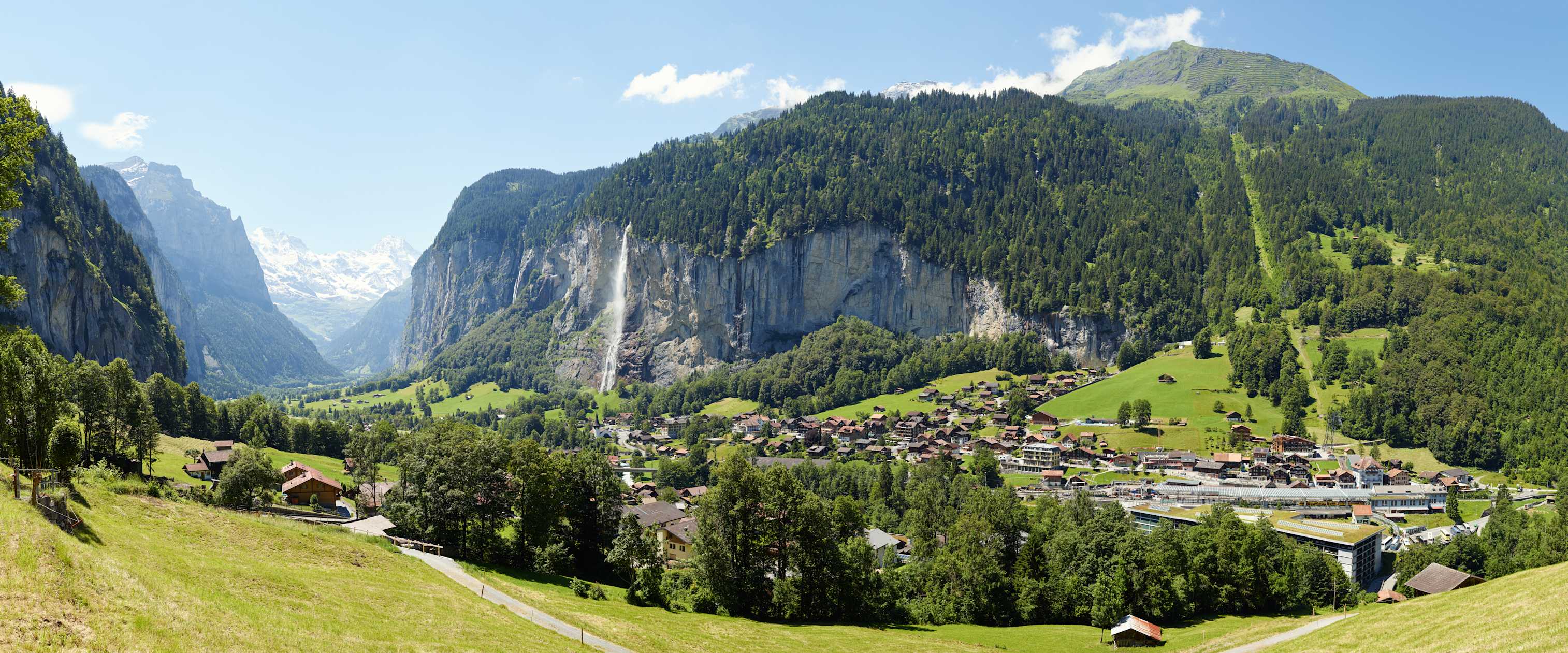 Lauterbrunnen Sommer Staubbachfall Berner Alpen