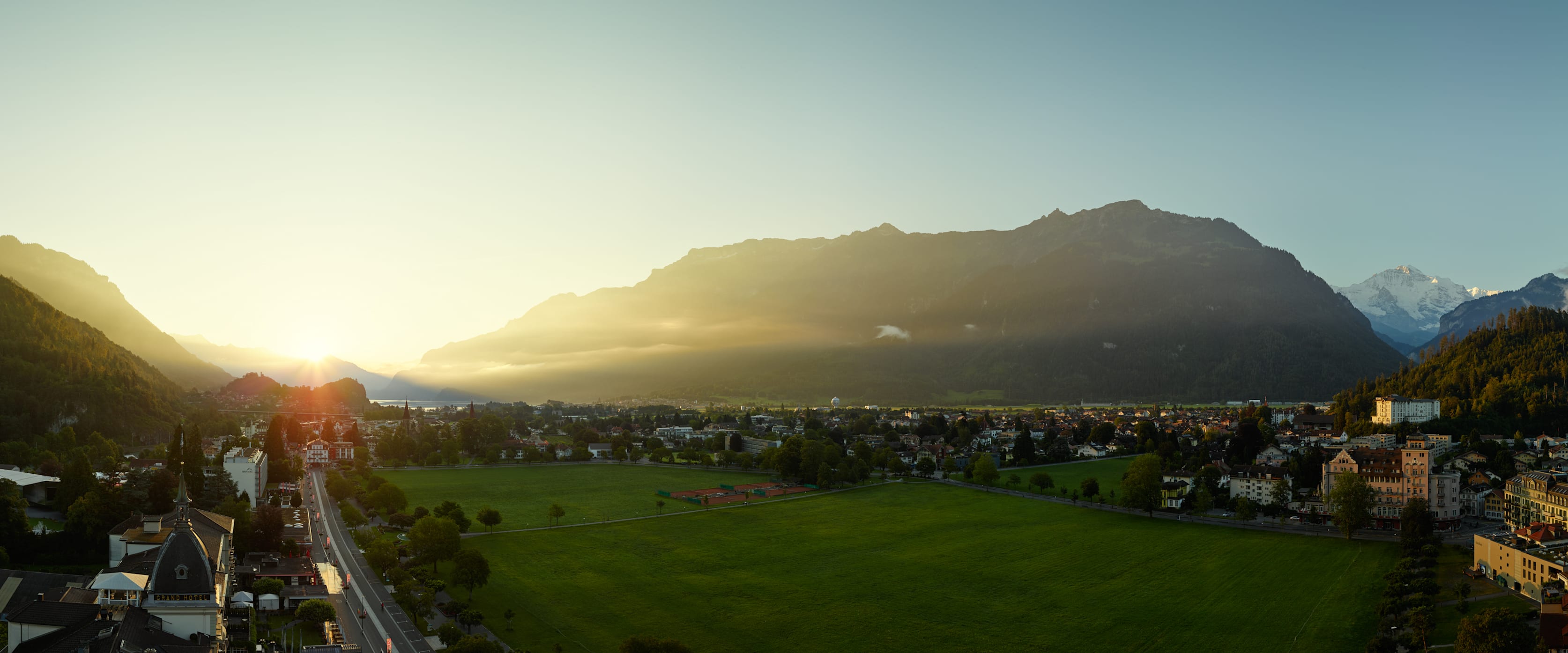 Interlaken Zentrum im Berner Oberland jungfrau.ch