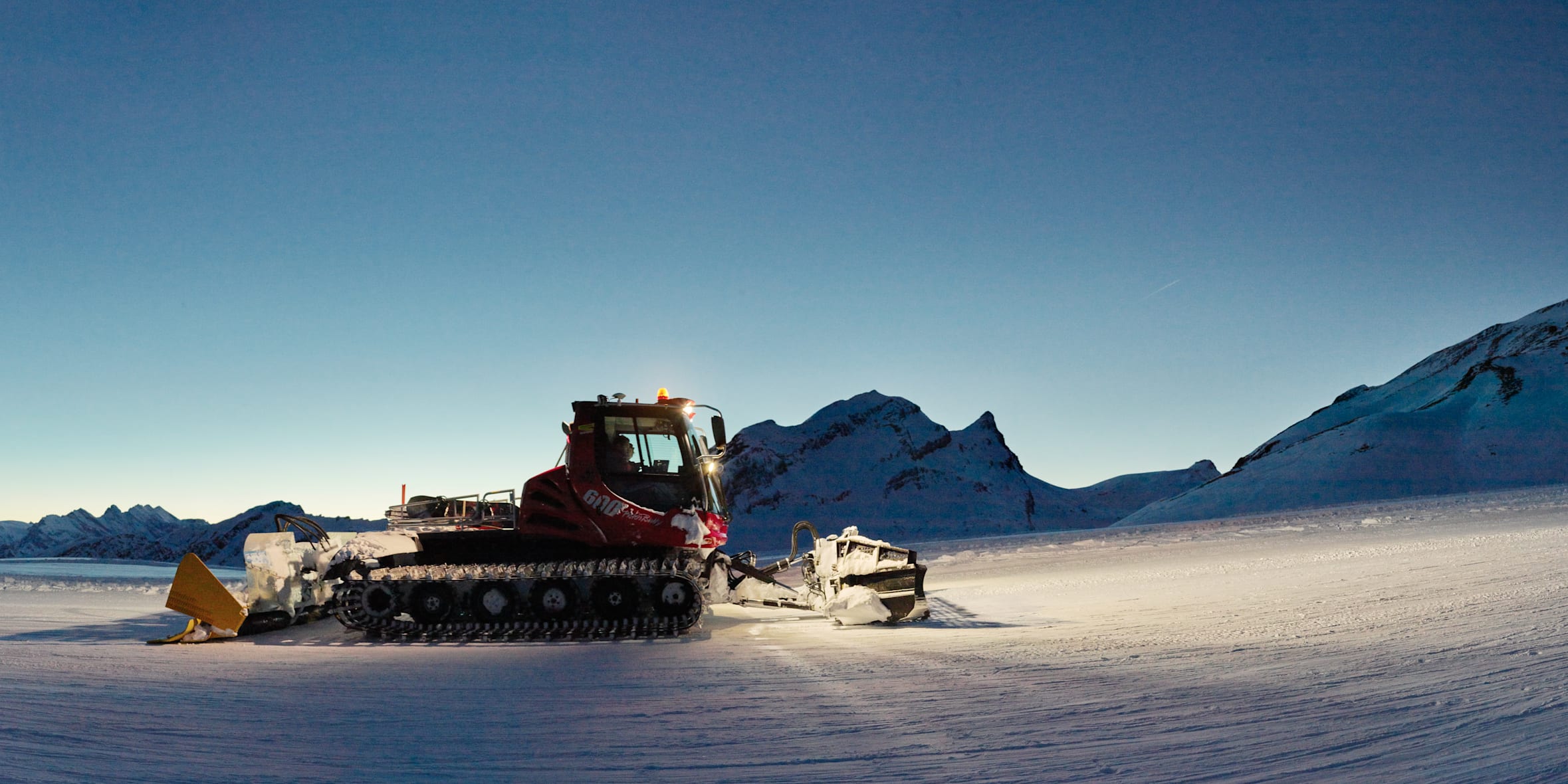 Bahnen-Maschinen, Erlebnisse-Aktivitaeten, Jungfrau-Ski-Region, Pistenbully, Pistenbullyfahren, Skigebiet-Grindelwald-First, Skigebiet-Grindelwald-Wengen, Winter