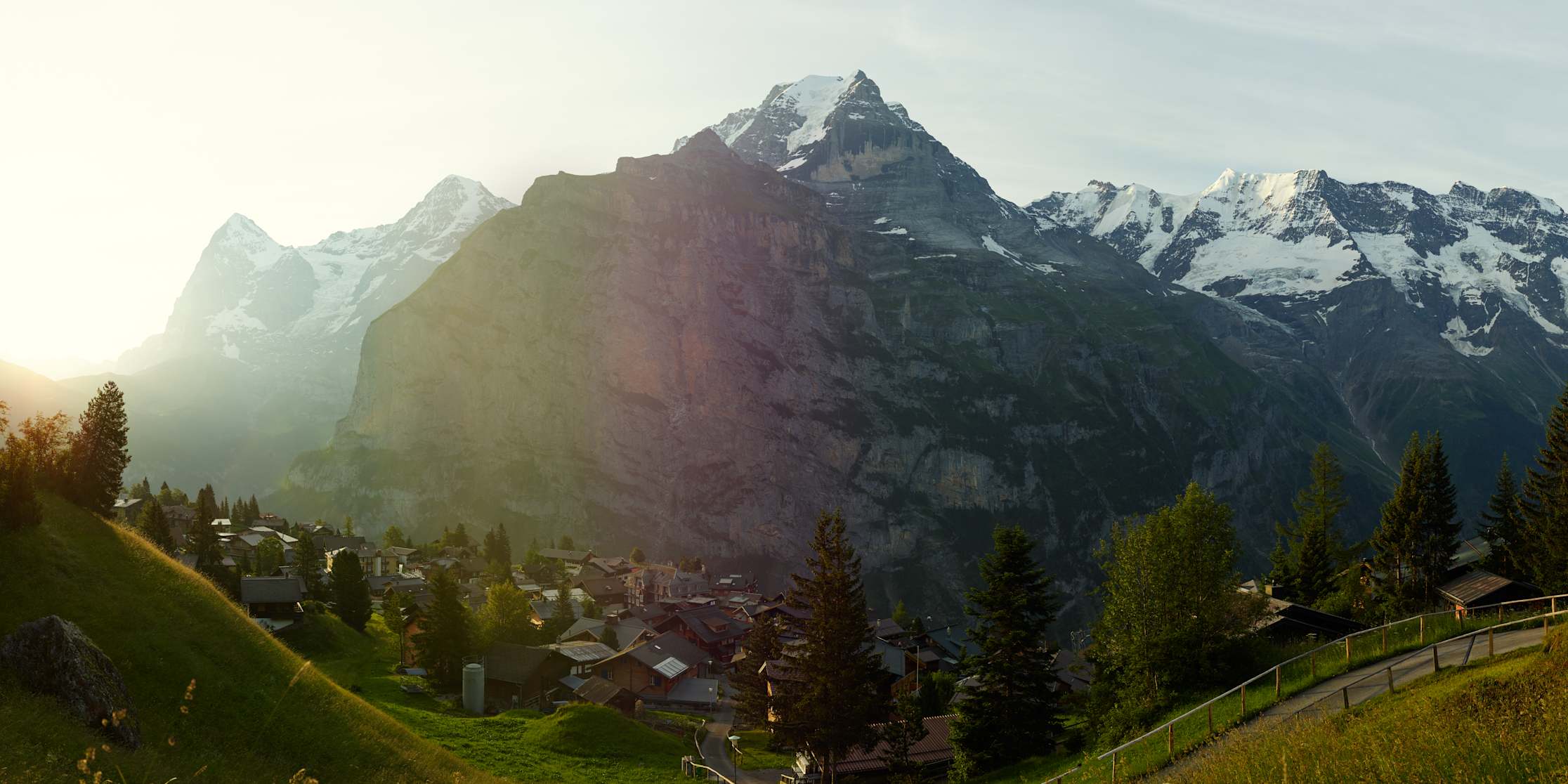 Muerren Sommer Eiger Moench Jungfrau Morgen