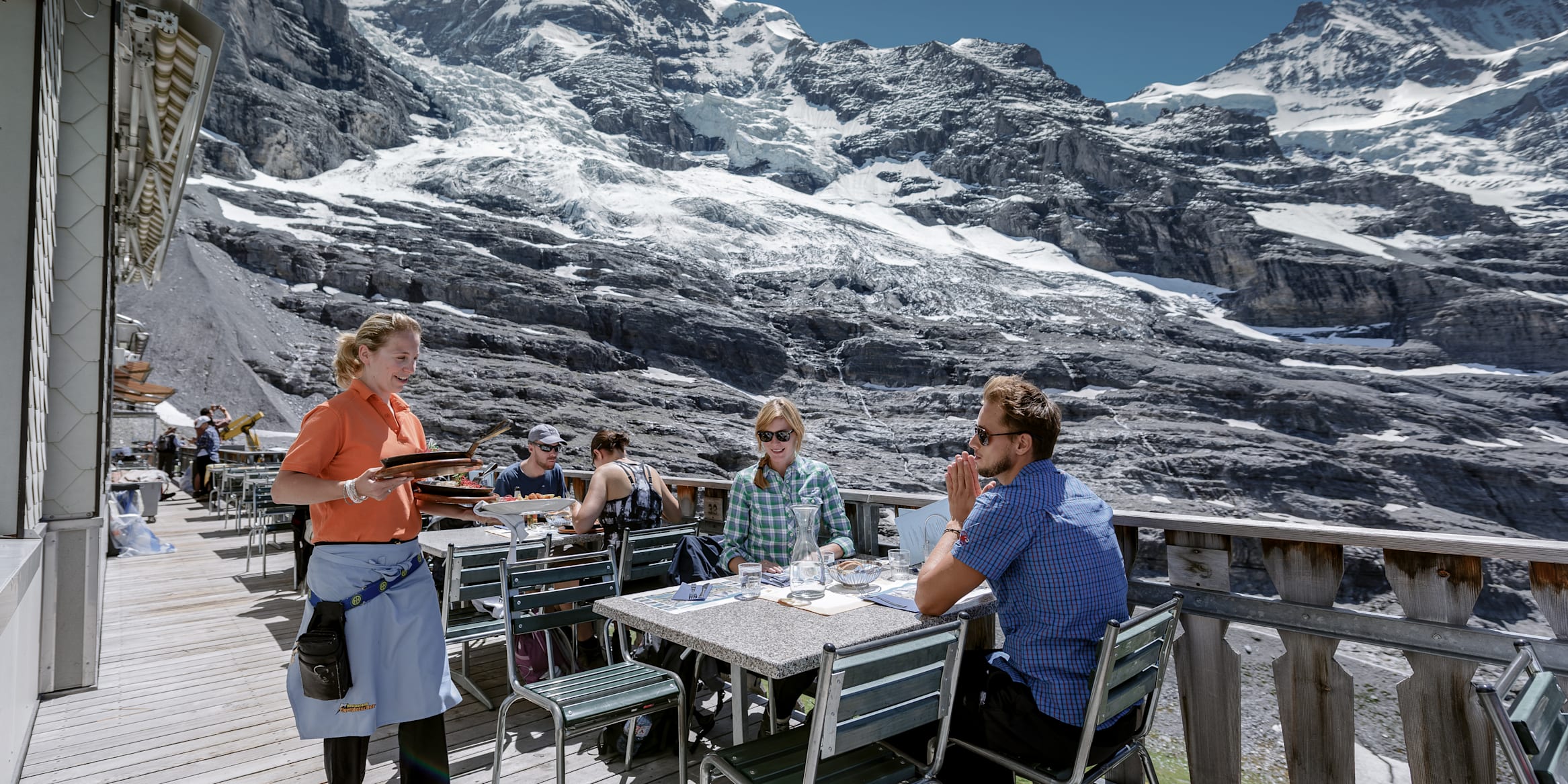 Gastro, saison, Jungfraujoch-Top-of-Europe, restaurant Eigergletscher, été, jungfrau.ch/fr-ch