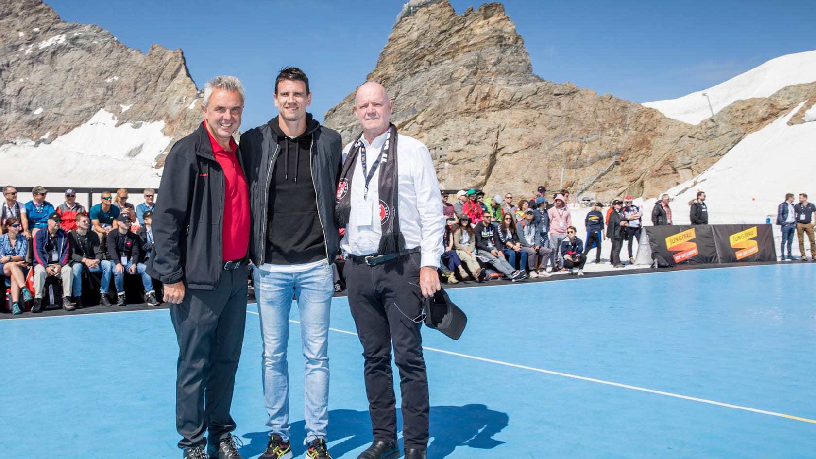 Handball 6 Urs Kessler CEO Jungfraubahnen Andy Schmid Peter Roethlisberger VRP BSV Bern v l n r