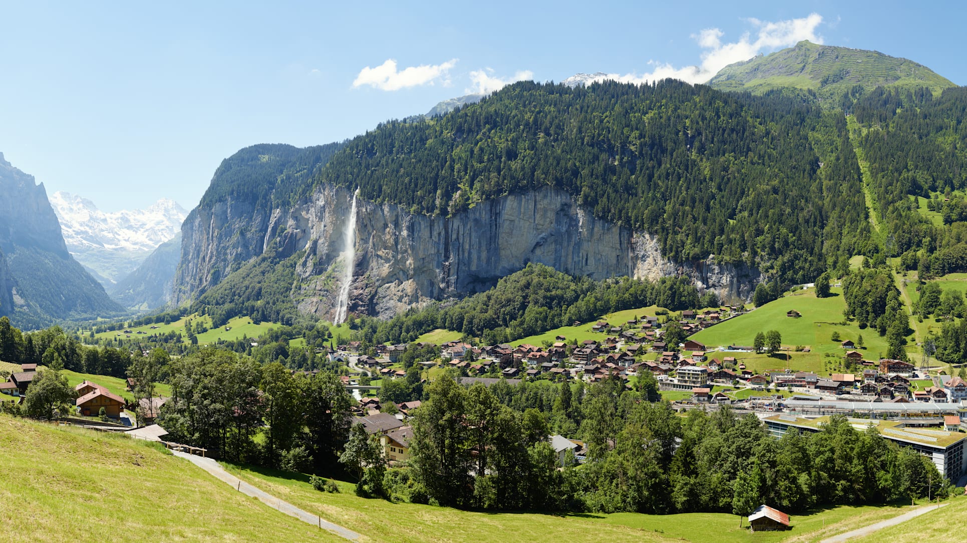 Lauterbrunnen Sommer Staubbachfall Berner Alpen