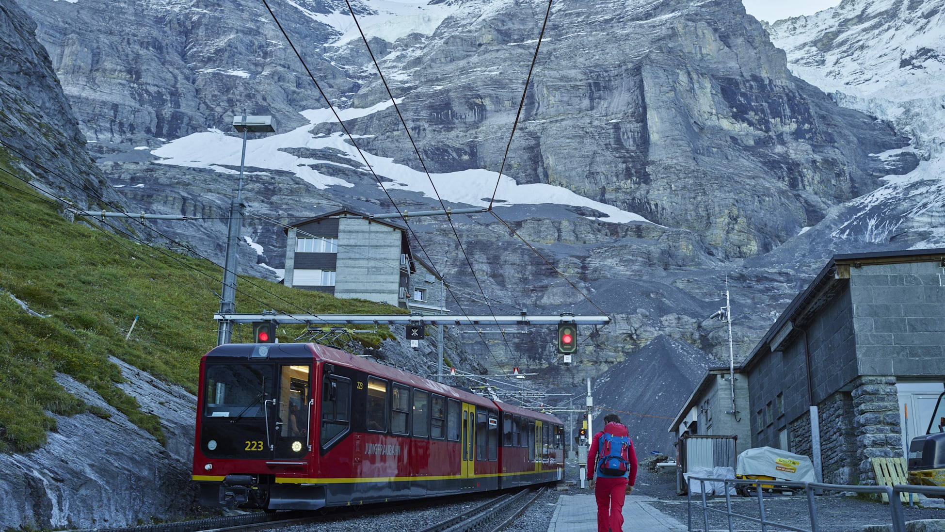 Jungfraubahn Station Eigergletscher Bergfuehrer