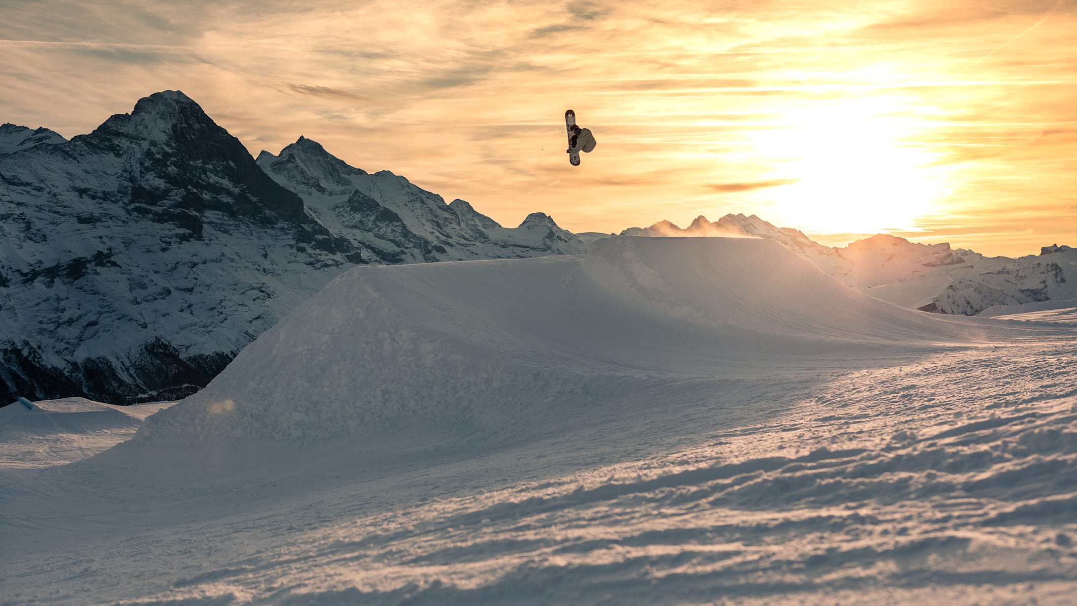 Snowpark Grindelwald First snowboard sunset Valentin Mueller 1