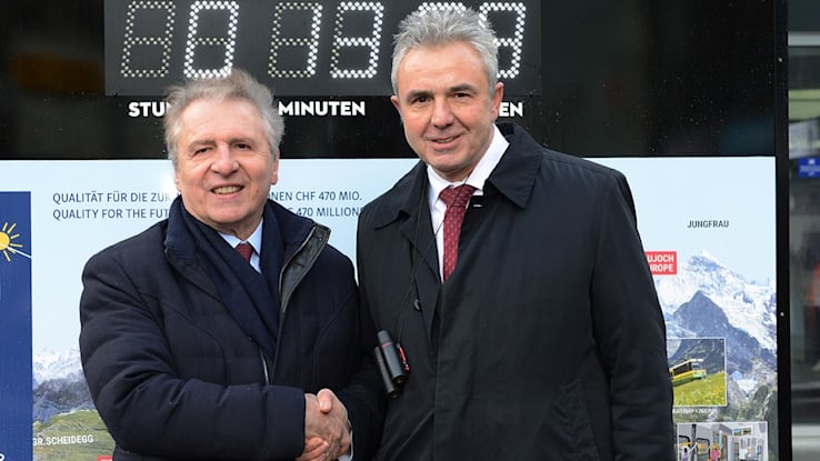 Francois Thiebaud und Urs Kessler vor der Countdown Clock Kopie