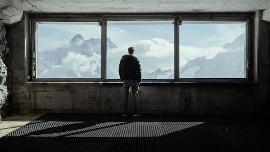 Gare de la Jungfraubahn Eismeer (Mer de glace) vue Jungfraujoch