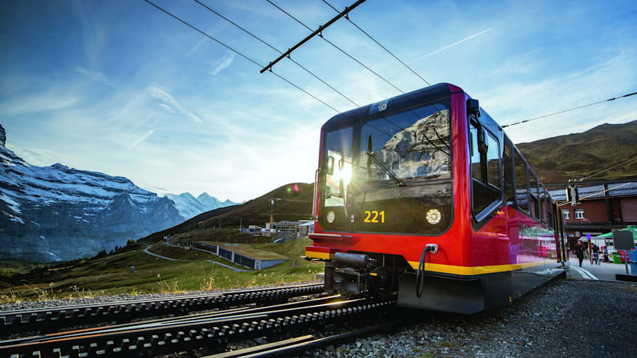 Jungfraubahn Kleine Scheidegg Close Up Zug
