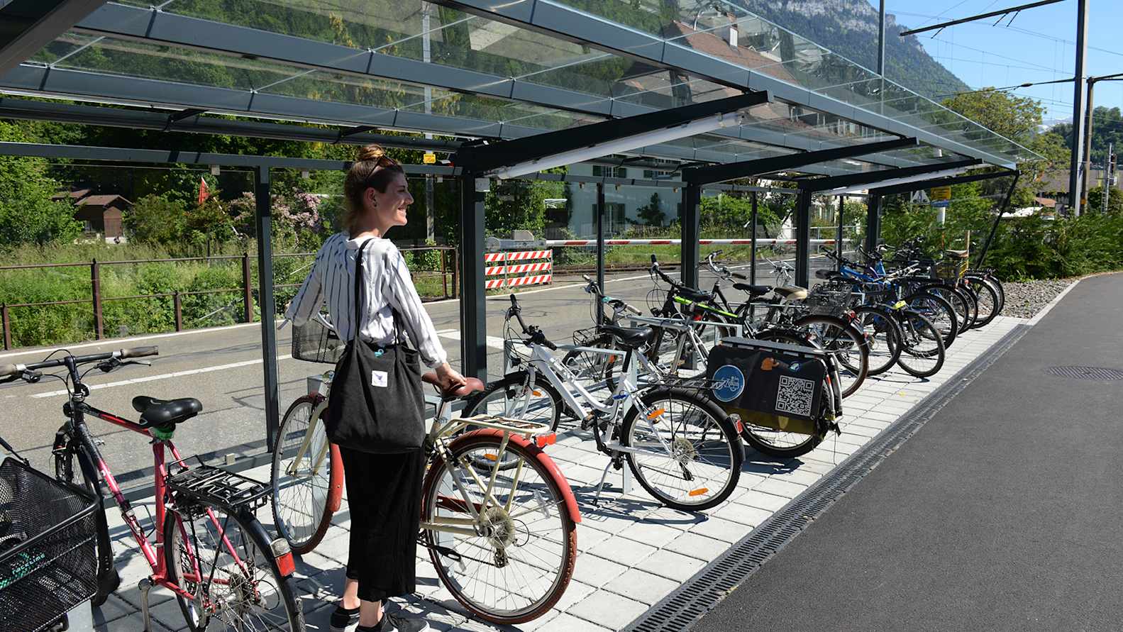 Gedeckter Abstellplatz fuer Zweiraeder