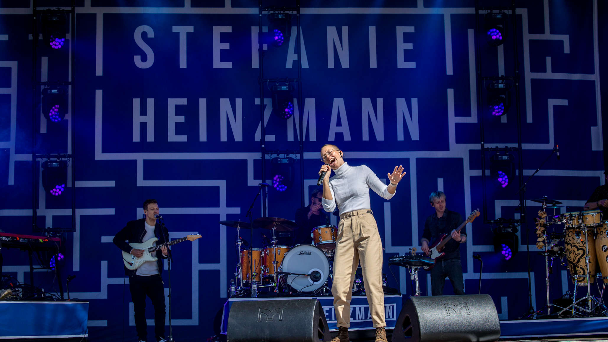 Stefanie Heinzmann und Band am 23 SnowpenAir