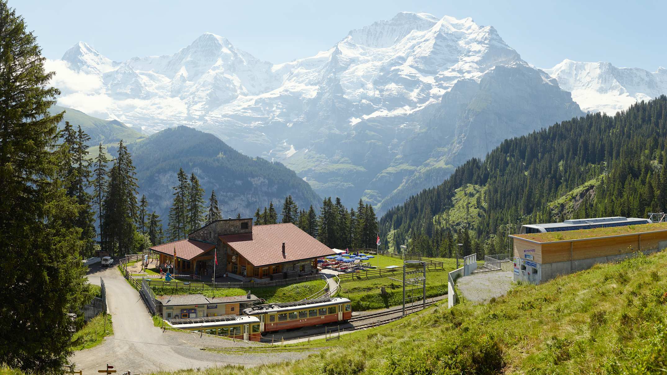 Winteregg Muerren Restaurant Sommer Panorama Eiger Moench Jungfrau