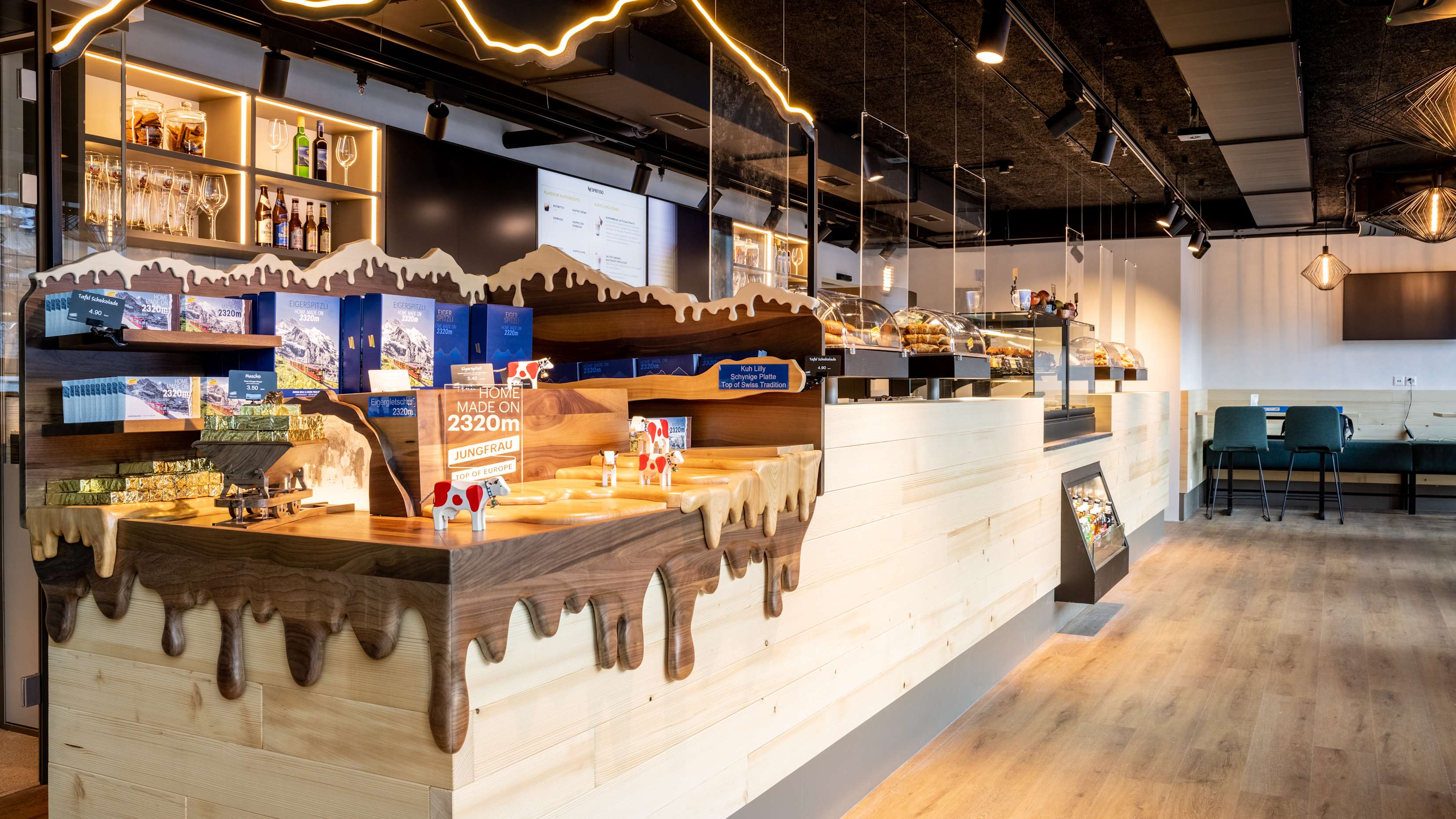 panini, sandwich, ham, cheese, italian, bread, food, arugula, lunch, tomato, meal, snack, breakfast buffet, lettuce, ciabatta, bun, baguette, michetta, breakfast, background, healthy, grilled, delicious, tasty, dinner, salad, roll, toasted, nobody, hot, cuisine, sub, submarine, deli, side view