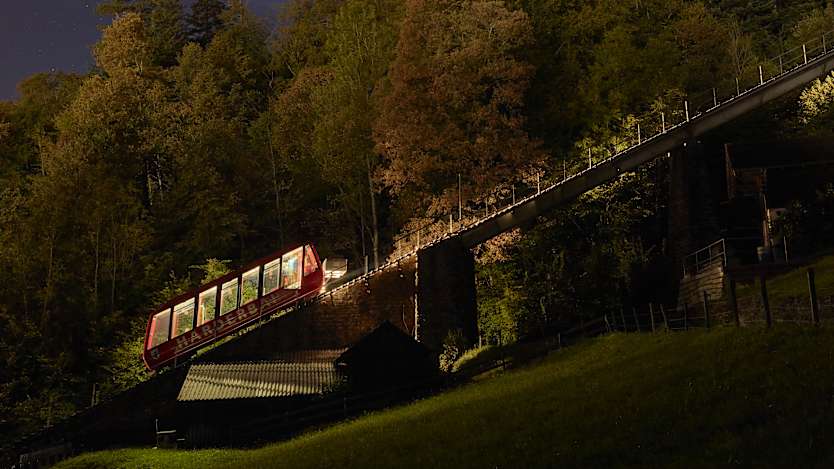 Harder Kulm Harderbahn Nachtaufnahme