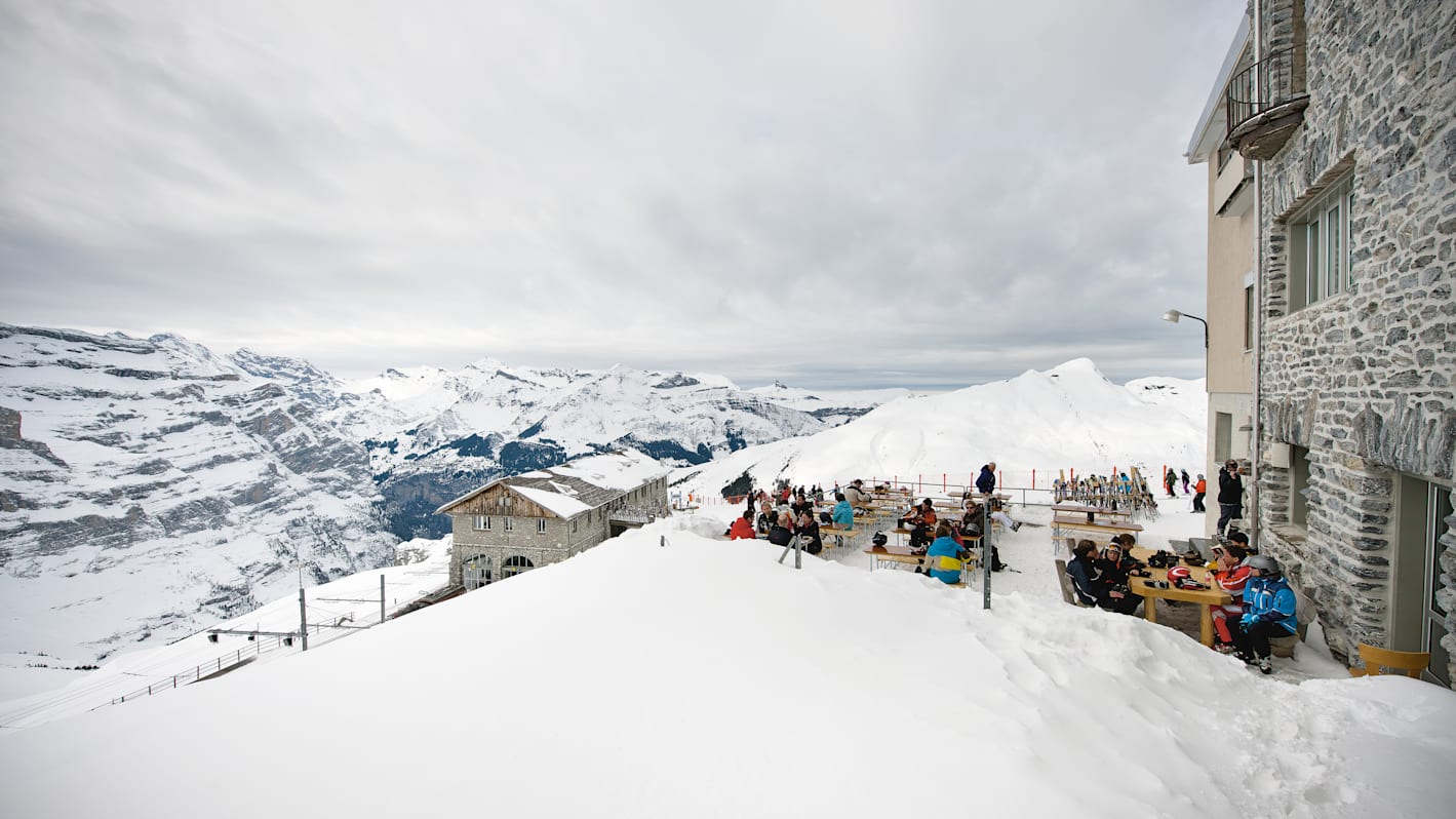 Vue du restaurant Skibar Schreinerei sur le Glacier de l’Eiger