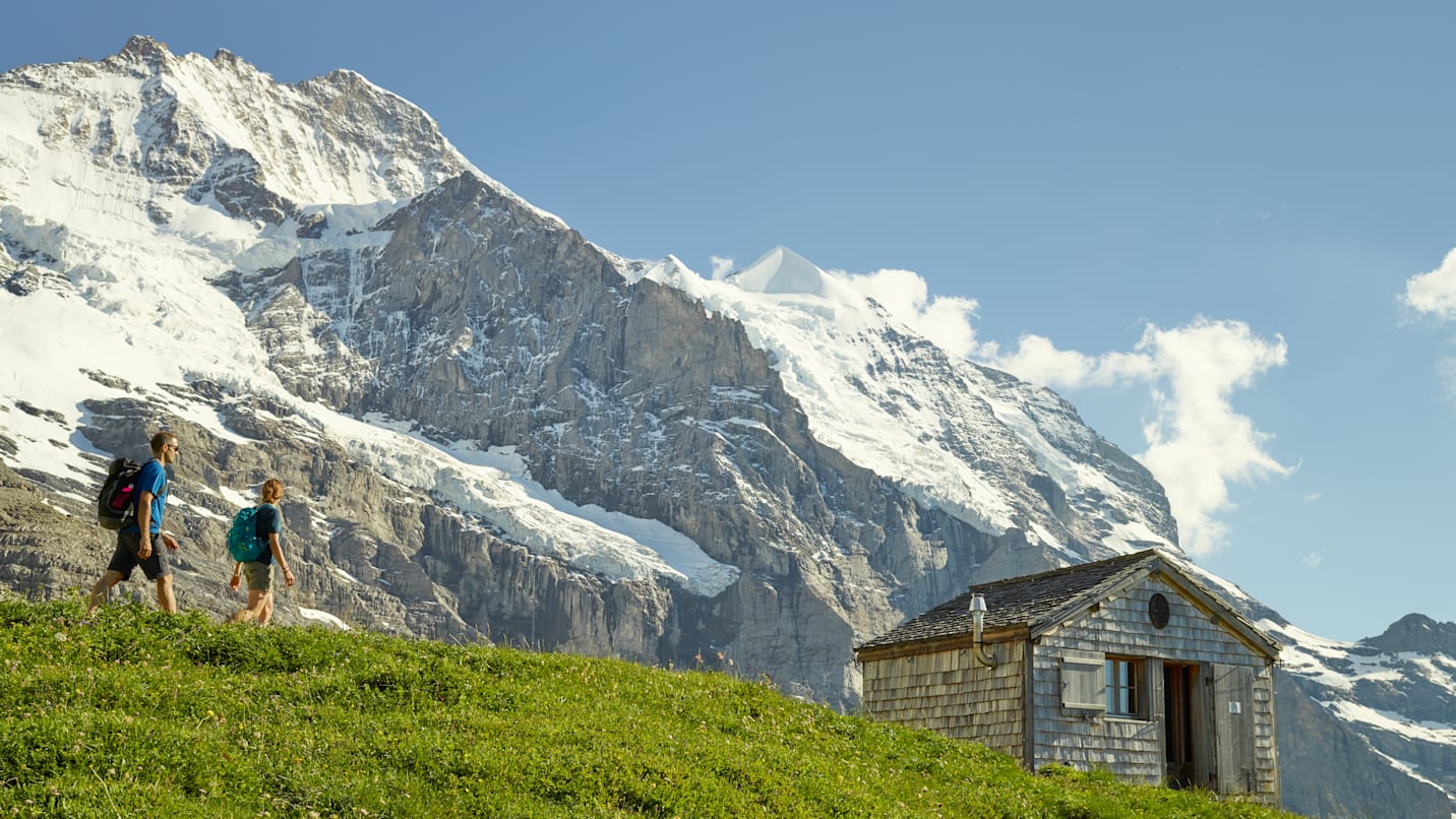 Mittellegihuette Eiger Walk Wandern Jungfrau Sommer