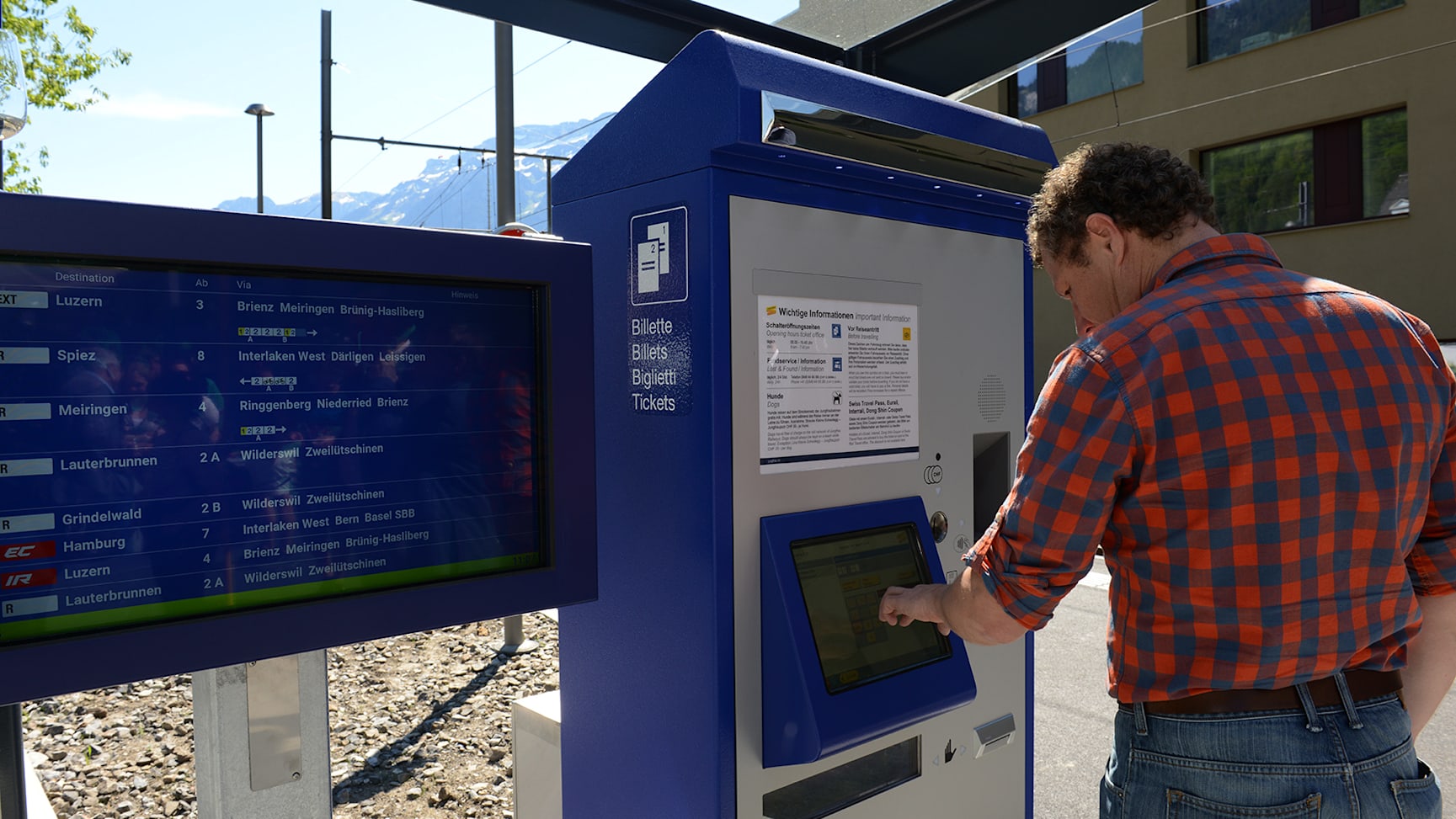 Zugsabfahrtsmonitor Ticketautomat