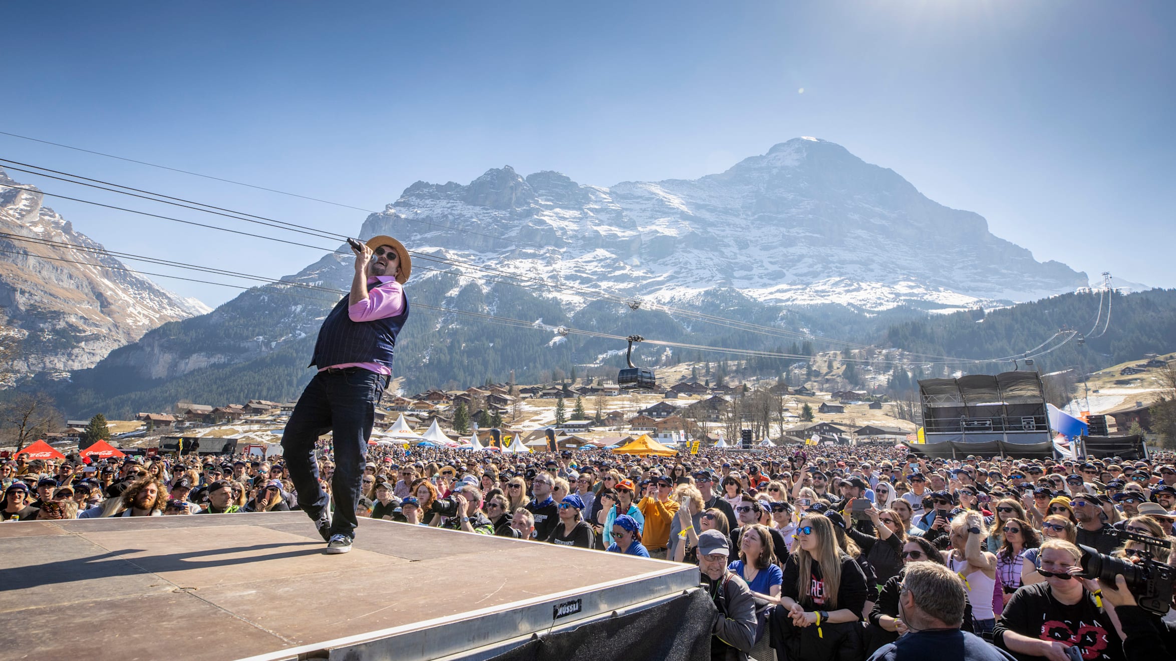 Buene Huber begeistert Publikum am SnowpenAir 2022 vor dem Eiger