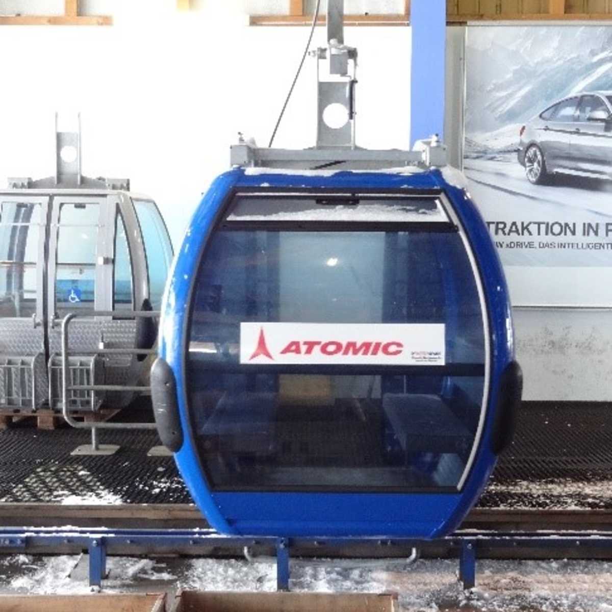Firstbahn gondola with advertisement