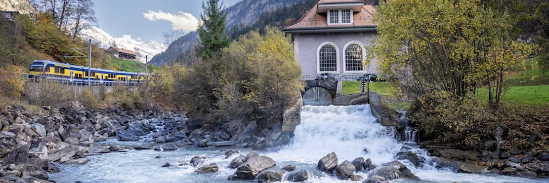 Kraftwerk Luetschental Berner Oberland Bahn Herbst