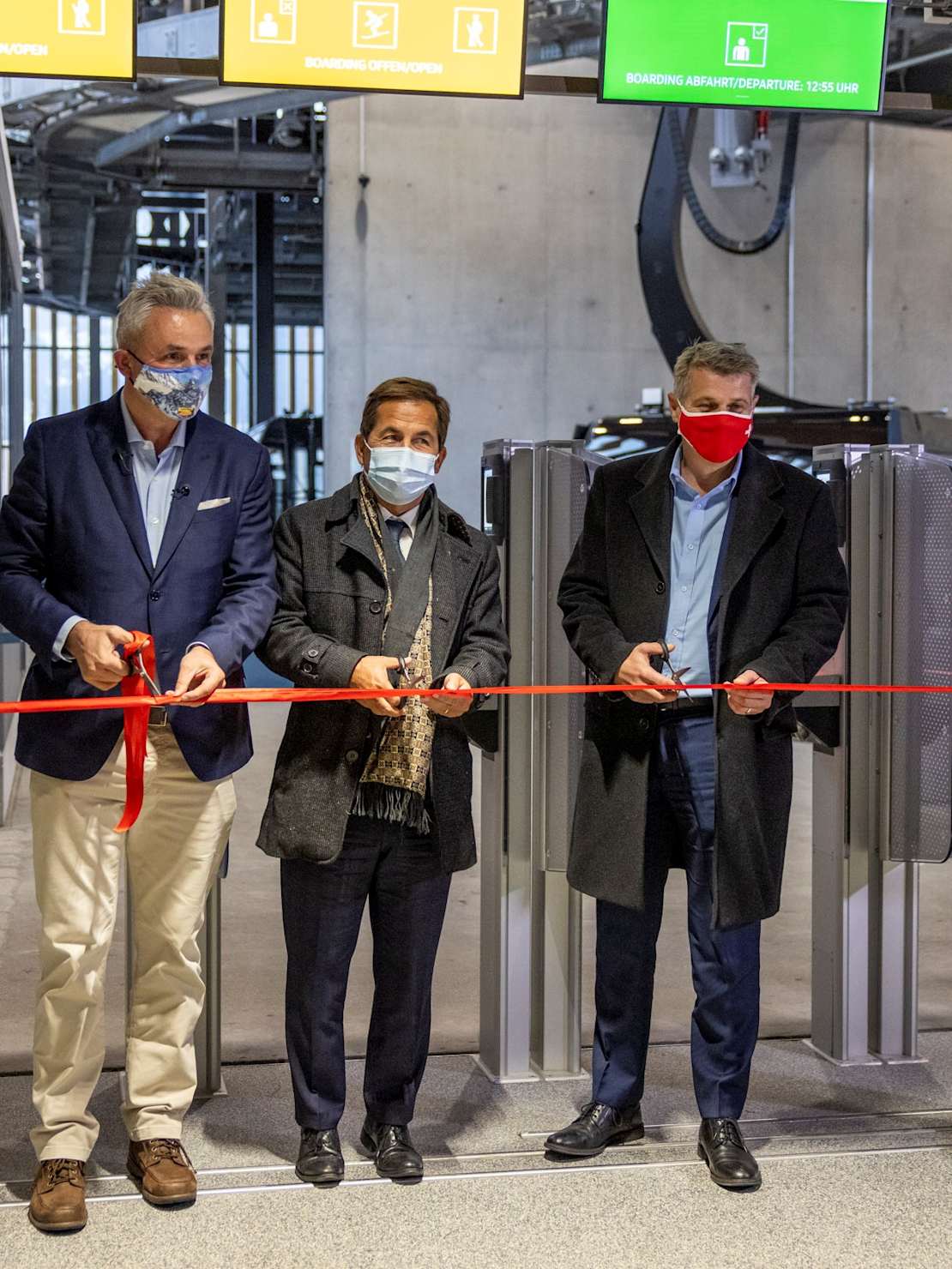 Band durchschneiden v.l.n.r. Urs Kessler Walter Thurnherr Christoph Ammann Thomas Bieger Kopie