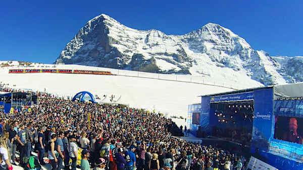 SnowpenAir: still 400 tickets for Amy Macdonald