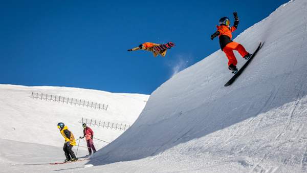 Verlängerte Wintersaison in den Wintersportgebieten Grindelwald-First und rund um Eigergletscher und Kleine Scheidegg