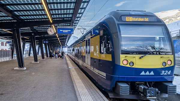 Grindelwald railway station: Platform offers more space and new roof with photovoltaic system