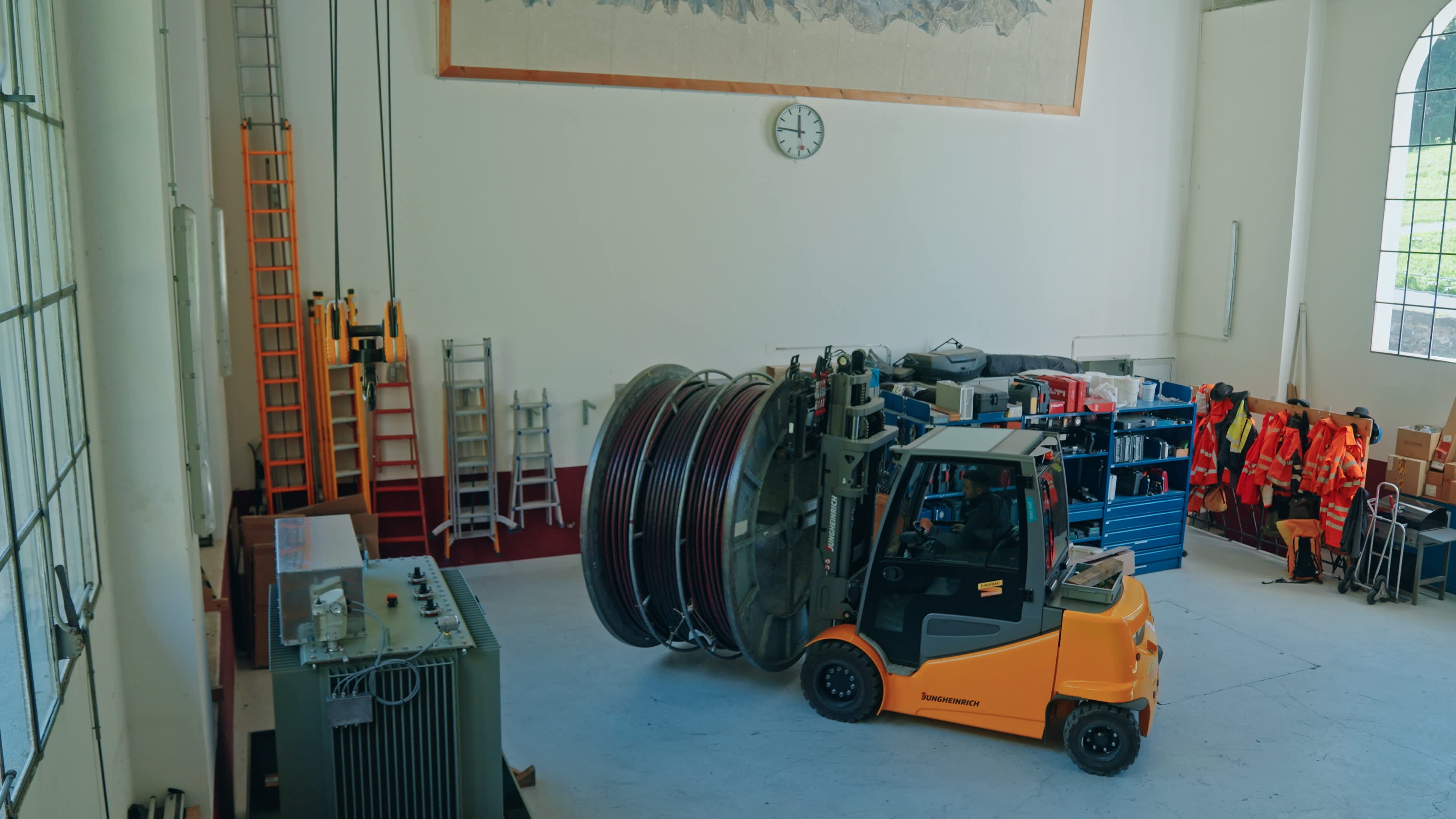 Bahntechnik Energietechnik (Leiter:in)